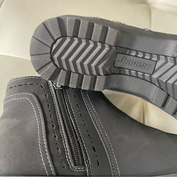 J Sport Jenna Black Ankle Booties size 8 - Picture 4 of 13